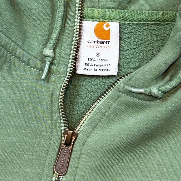 woman’s carhartt hoodie - Picture 4 of 4